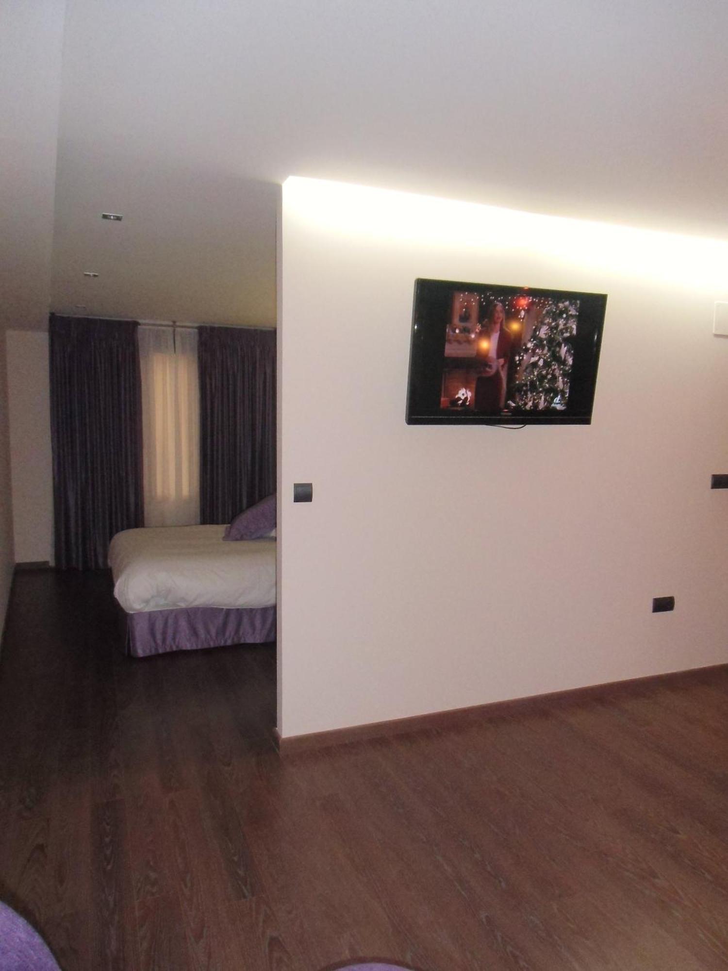 Area De Servicio Villamartin Villamartin de la Abadia Room photo