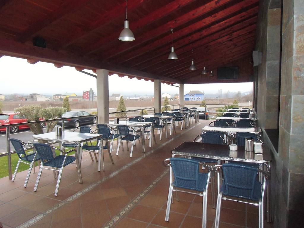 Area De Servicio Villamartin Villamartin de la Abadia Exterior photo