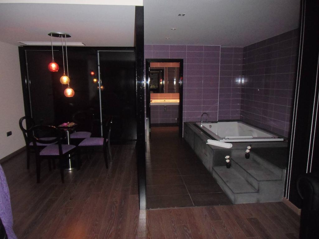 Area De Servicio Villamartin Villamartin de la Abadia Room photo